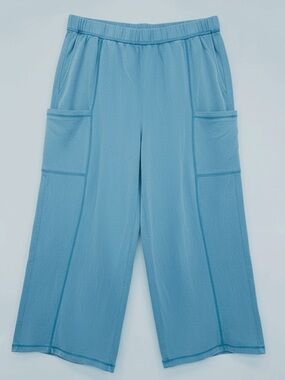 Wide-Leg Soft Suede Look Cargo Pants • NWT • 19" waist, 30" inseam, 13" rise